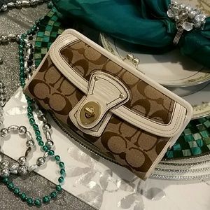 💖 PRICE FIRM COACH LEGACY SIGNATURE  WALLET💖